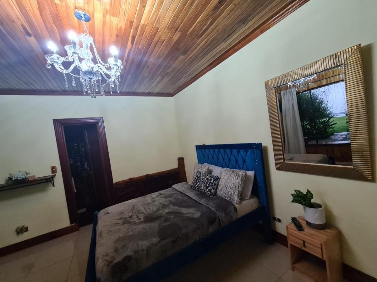 Poas Paradise Bed & Breakfast Poasito Exterior photo